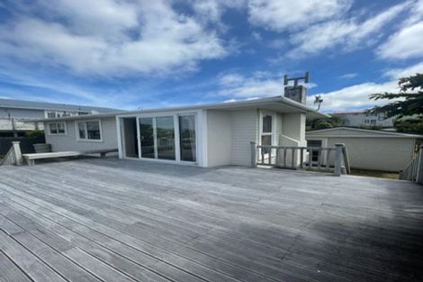 Photo of property in 12 Fitzpatrick Street, Newlands, Wellington, 6037
