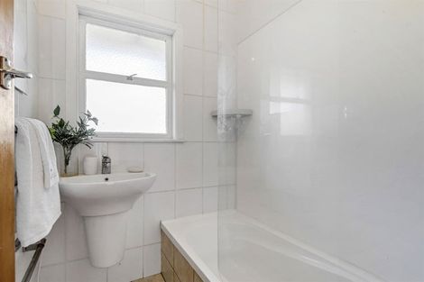 Photo of property in 3/13 Otakau Road, Milford, Auckland, 0620