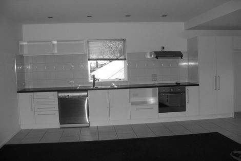 Photo of property in 4/6 Defoe Place, Waltham, Christchurch, 8023