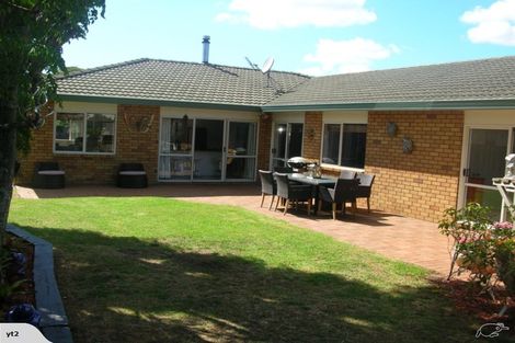 Photo of property in 40 Rushgreen Avenue, Pahurehure, Papakura, 2113