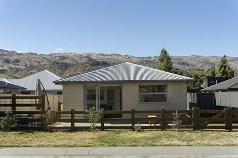 Photo of property in 7 Missy Crescent, Mount Pisa, Cromwell, 9383