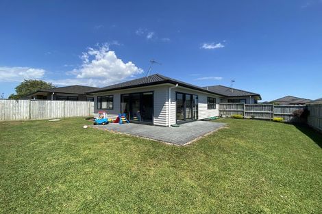 Photo of property in 4 Pohue Avenue, Huapai, Kumeu, 0810