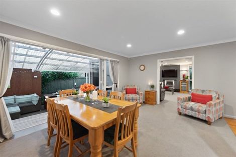 Photo of property in 18 Cranwell Place, Hillcrest, Hamilton, 3216