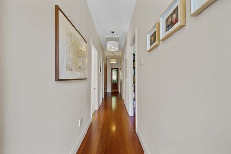 Photo of property in 31 Crofton Road, Ngaio, Wellington, 6035