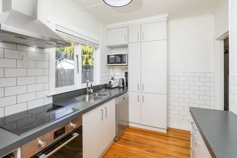 Photo of property in 28 Walsh Street, Forest Lake, Hamilton, 3200