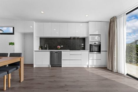 Photo of property in 17 Hoiho Road, Pukekohe, 2120