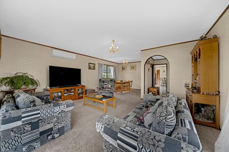 Photo of property in 11 Jessika Place, Conifer Grove, Takanini, 2112