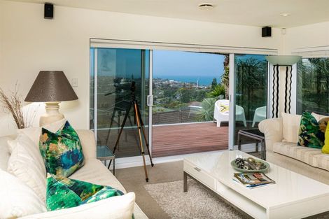 Photo of property in 2/5a Galaxy Drive, Mairangi Bay, Auckland, 0630