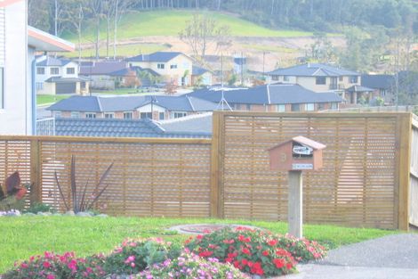 Photo of property in 9 Zeus Avenue, Henderson, Auckland, 0612