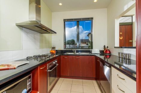 Photo of property in 26/22 Northcross Drive, Oteha, Auckland, 0632