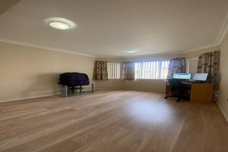 Photo of property in 3 Gendo Avenue, Henderson, Auckland, 0612