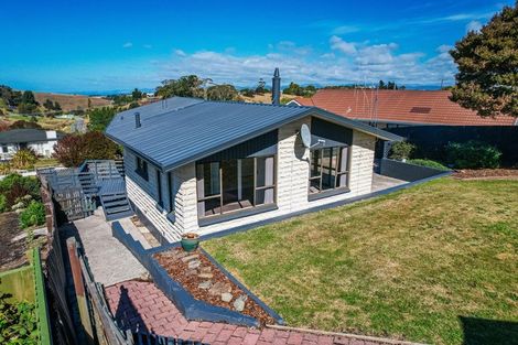 Photo of property in 9 Perth Street, South Hill, Oamaru, 9400