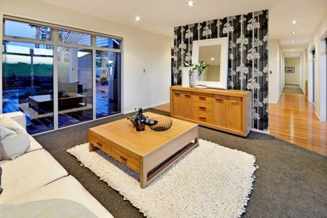 Photo of property in 73d Oraha Road, Kumeu, 0892