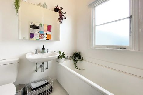 Photo of property in 16 Saint Mary Street, Thorndon, Wellington, 6011