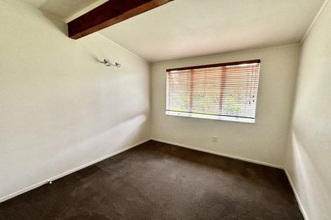 Photo of property in 1 Gosford Drive, Botany Downs, Auckland, 2010