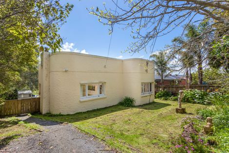 Photo of property in 14 Eastglen Road, Glen Eden, Auckland, 0602