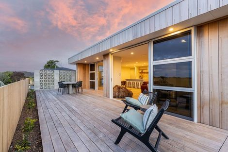 Photo of property in 9a Lemont Place, Westown, New Plymouth, 4310