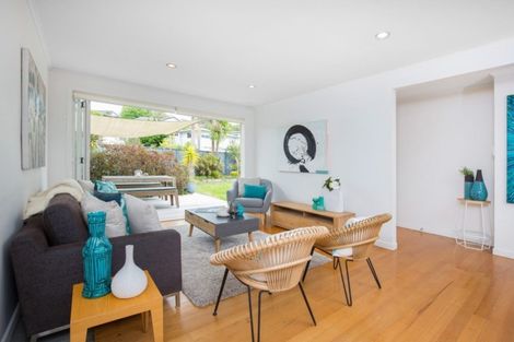 Photo of property in 1/19 Becroft Drive, Forrest Hill, Auckland, 0620