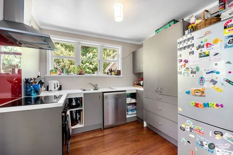 Photo of property in 15 Davis Grove, Wainuiomata, Lower Hutt, 5014