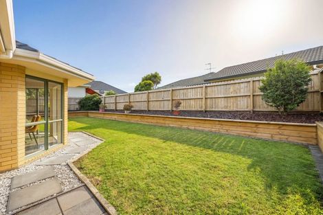 Photo of property in 94 Westerham Drive, Dannemora, Auckland, 2016