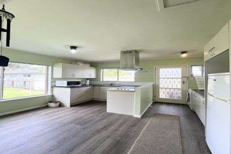 Photo of property in 2/3 Pinedale Place, Henderson, Auckland, 0610