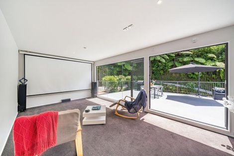 Photo of property in 18 Korokoro Road, Korokoro, Lower Hutt, 5012