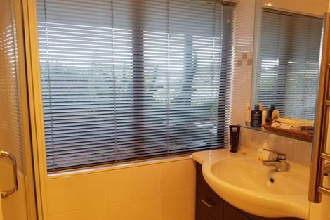 Photo of property in 167 West Harbour Drive, West Harbour, Auckland, 0618