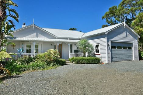 Photo of property in 940 South Head Road, South Head, Helensville, 0874