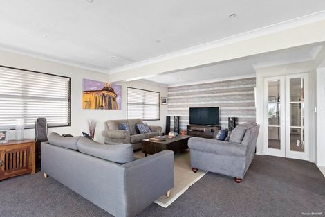 Photo of property in 23d Stanley Point Road, Stanley Point, Auckland, 0624