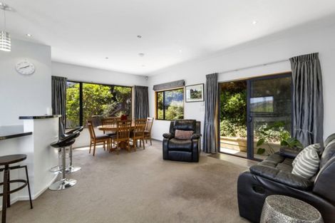 Photo of property in 8a Kiriwai Road, Paremata, Porirua, 5024