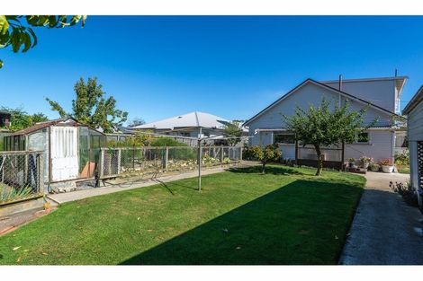 Photo of property in 40 Stapletons Road, Richmond, Christchurch, 8013