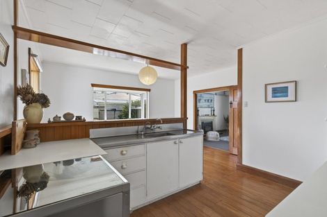 Photo of property in 20 Cameron Street, New Plymouth, 4310