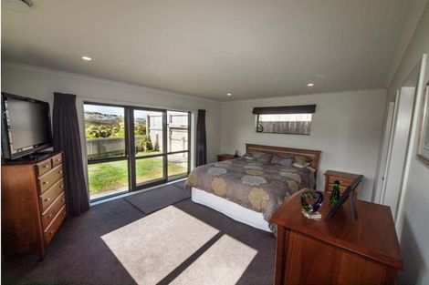 Photo of property in 212 Mark Avenue, Grenada Village, Wellington, 6037