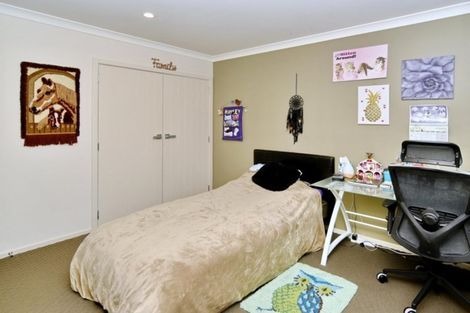 Photo of property in 22 Hawthorn Mews, Rangiora, 7400