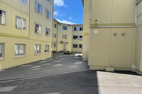 Photo of property in Basin Reserve Complex, 13/4 Sussex Street, Mount Cook, Wellington, 6021