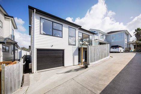 Photo of property in 25b Kiteroa Terrace, Rothesay Bay, Auckland, 0630