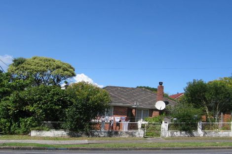 Photo of property in 52 Hutchinson Avenue, New Lynn, Auckland, 0600