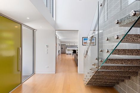 Photo of property in 25 Garreg Road, Fendalton, Christchurch, 8052