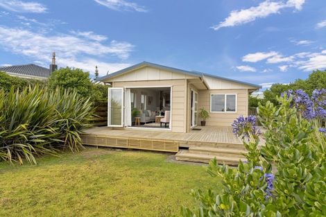 Photo of property in 2 Karaka Street, Otaki Beach, Otaki, 5512