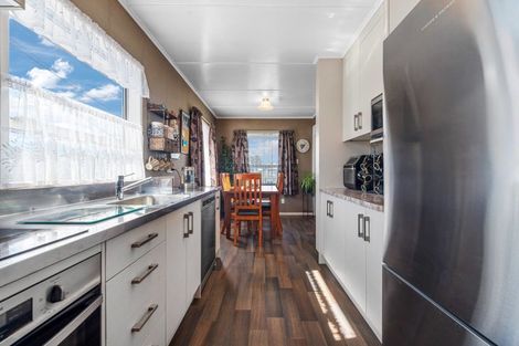 Photo of property in 15 Fenruss Street, Fairy Springs, Rotorua, 3015