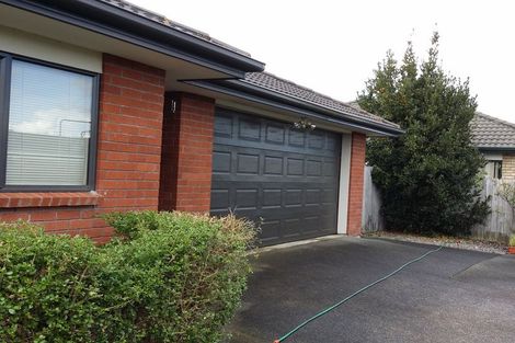 Photo of property in 80 Glenveagh Park Drive, Weymouth, Auckland, 2103