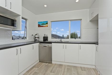 Photo of property in 1/28 Glen Vista Place, Bayview, Auckland, 0629