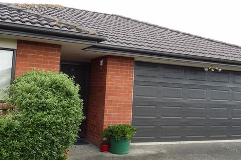 Photo of property in 80 Glenveagh Park Drive, Weymouth, Auckland, 2103