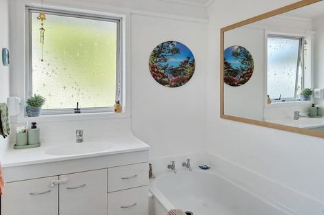 Photo of property in 2/36 Widmore Drive, Massey, Auckland, 0614