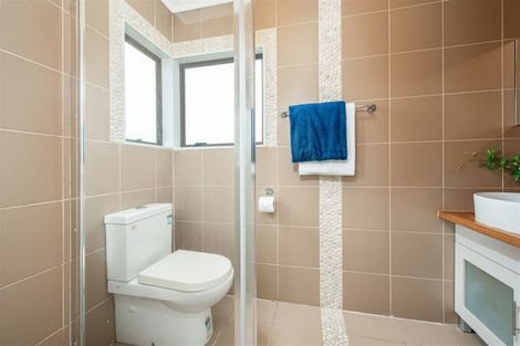 Photo of property in 64 Birdwood Road, Swanson, Auckland, 0612