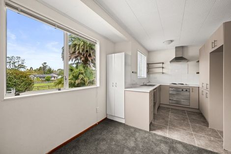 Photo of property in 38 Farrand Road, Kumeu, 0891