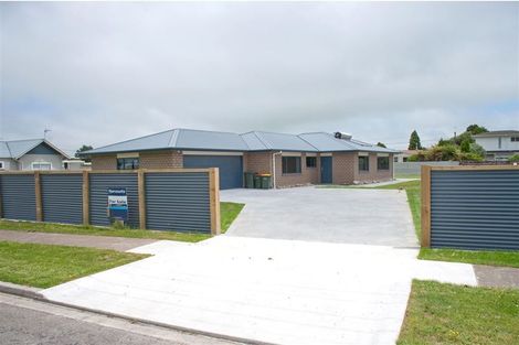 Photo of property in 379 Waihi Road, Normanby, Hawera, 4614