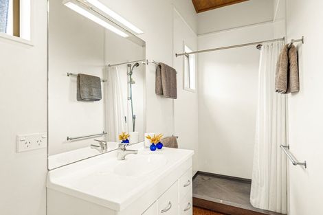 Photo of property in 42 Harbour View Road, Point Wells, Warkworth, 0986