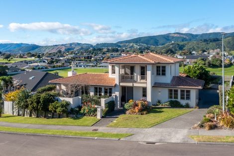 Photo of property in 136 Renown Road, Raumati South, Paraparaumu, 5032