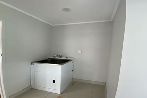Photo of property in 31 Becker Drive, Weymouth, Auckland, 2103